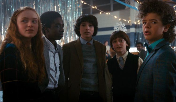 Stranger-Things-2-Snow-Ball