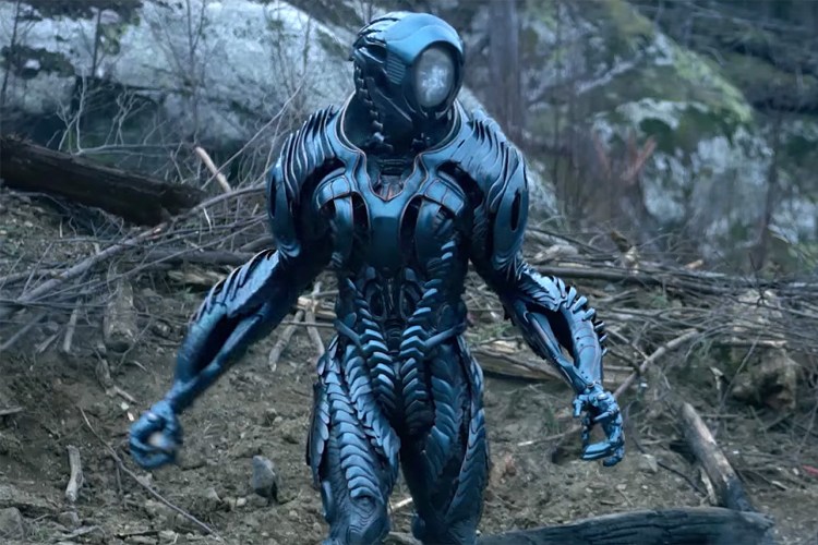 lost-in-space-netflix-robot