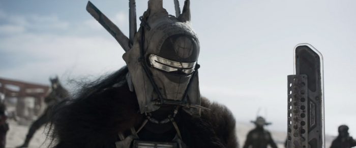 solo-trailerbreakdown-village-bountyhunter-closeup-700x292