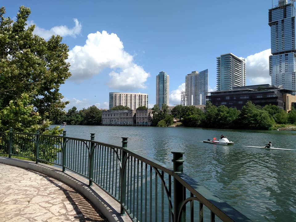 35148107_10214553945575616_8642980478942445568_n