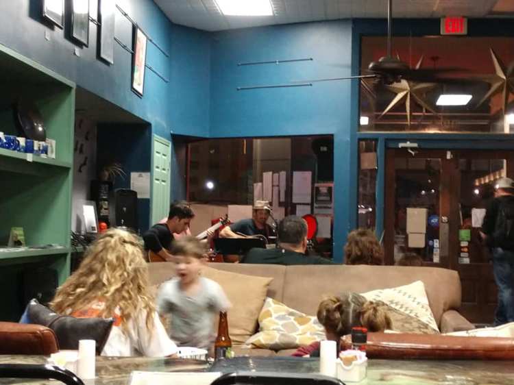 44522665_10215477308739118_166325576360001536_n